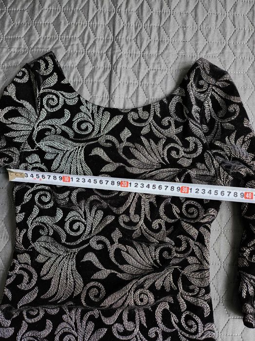 Черна рокля с дълъг ръкав