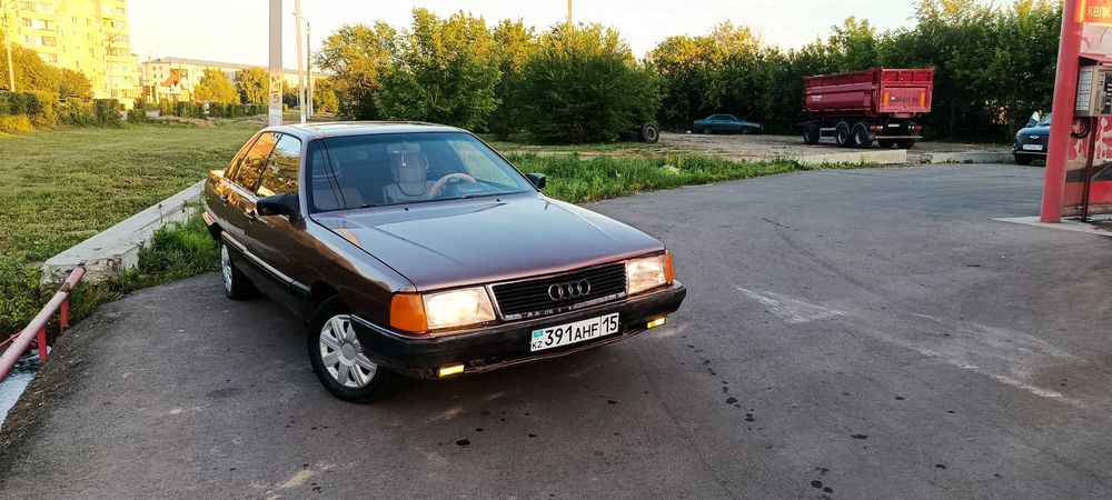 Продам машину Ауди 100 с3