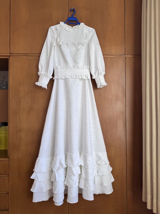 Луксозна ретро булчинска рокля от 70-те размер 42 модна къща Валентина