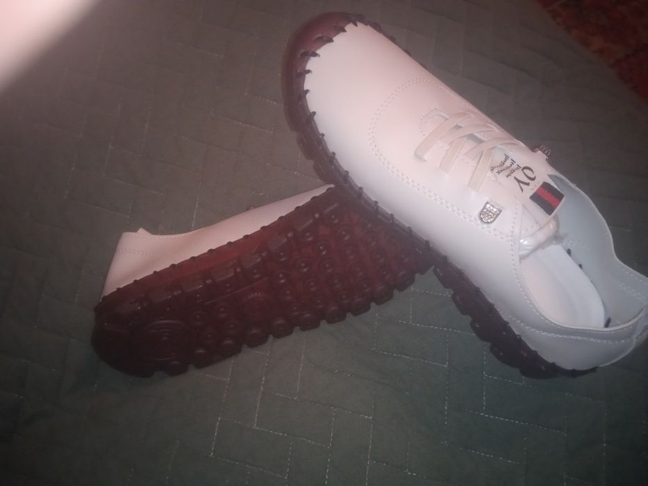 Обувь продается  не дорого новая