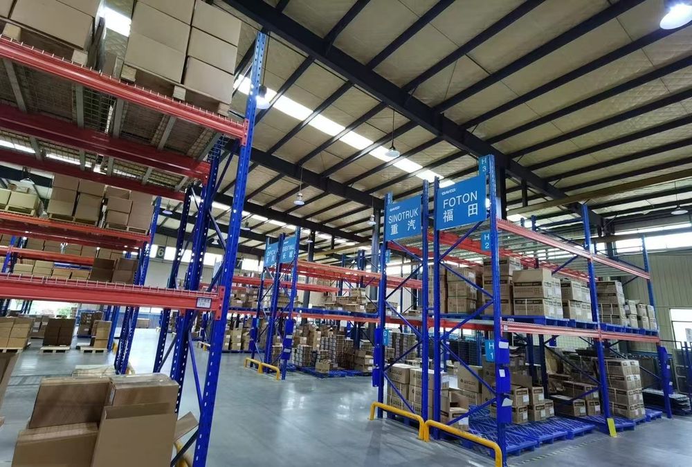 Запчасти из Китая для экскаваторов и самосвалов