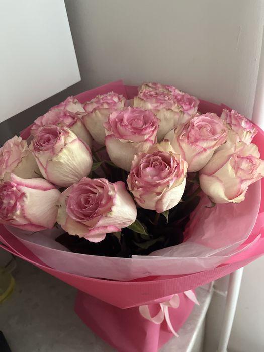 15 штук роз , 8 к