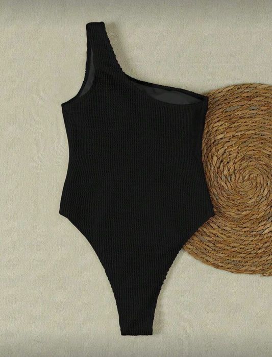 Цял черен бански