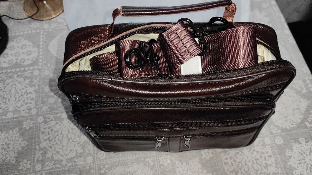 Сумка кожаная, новая.