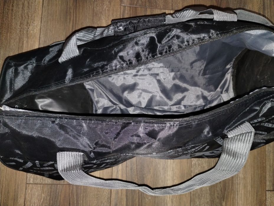 Спортна чанта, нова