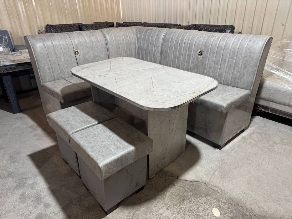 Продаётся кухонный уголок