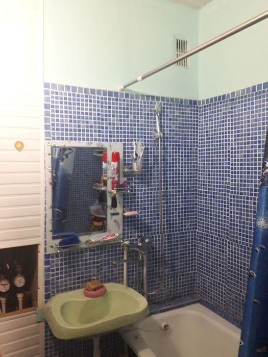 Квартира сотилади срочна. Шайхонтохур туман Ганга Жангох ц-15 2/8/9