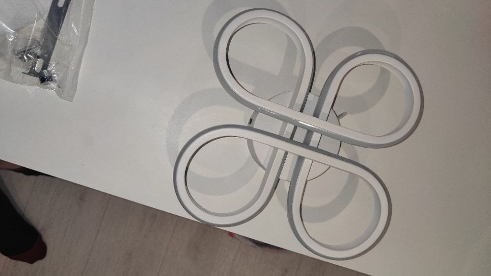 Продам светодиодную люстру