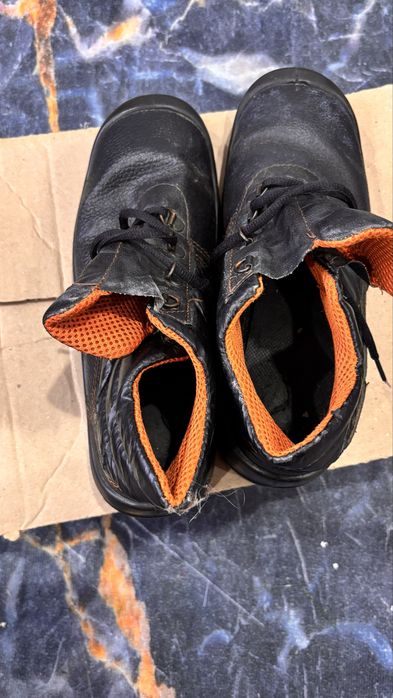 Продам рабочие ботинки летние