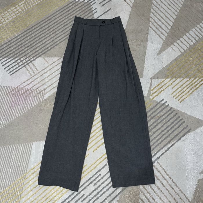 Пиджак с брюками серый