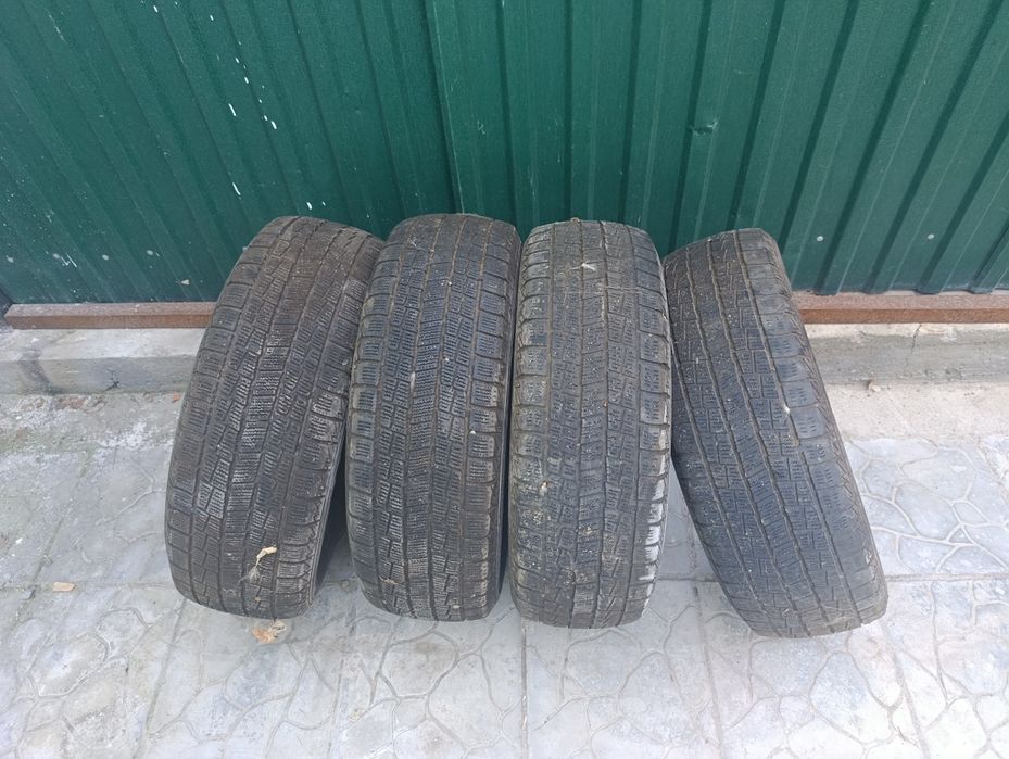 Зимние шины 195/65/15