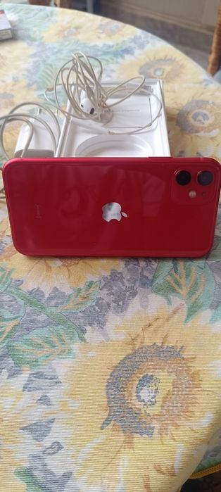 iPhone 11 64GB red