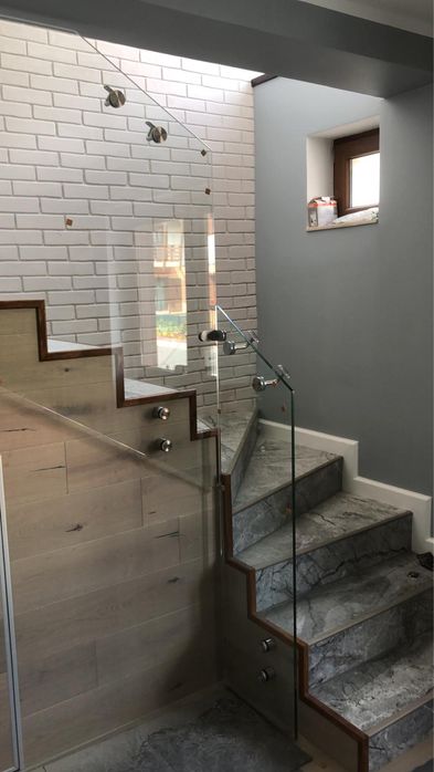 Reparatie interioare ! ( parchet , laminat , usi de interior)