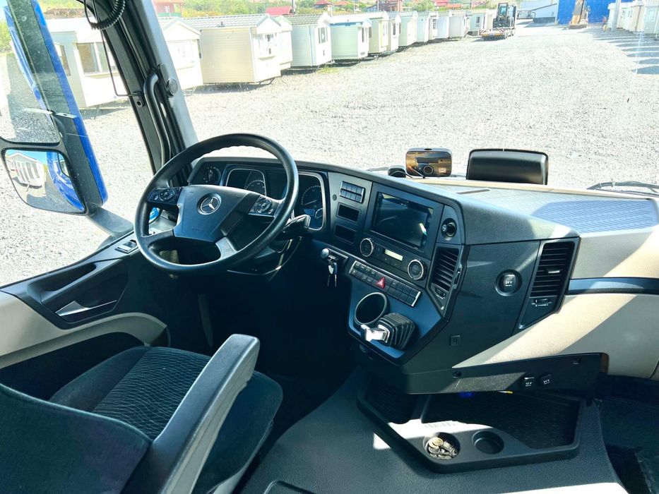 Mercedes Actros 1843