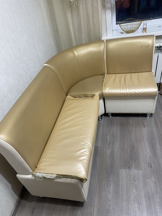 Отдам даром кухонный уголок