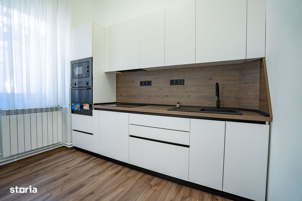 Apartament cu 2 camere, casă la curte comună – Central, Oradea