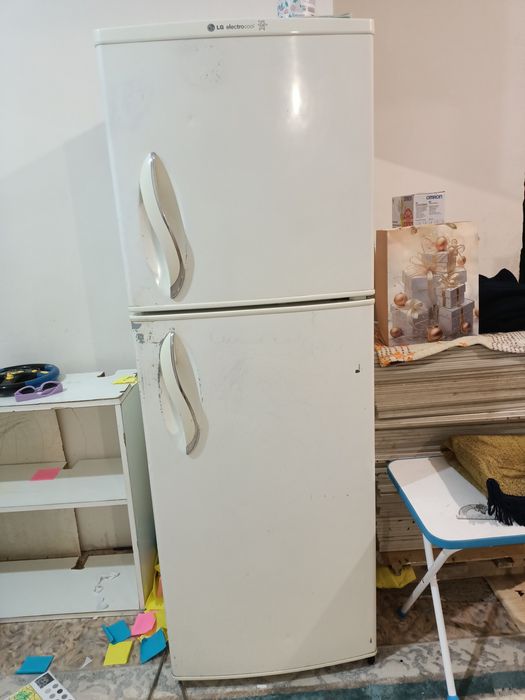 Холодильник сатылады