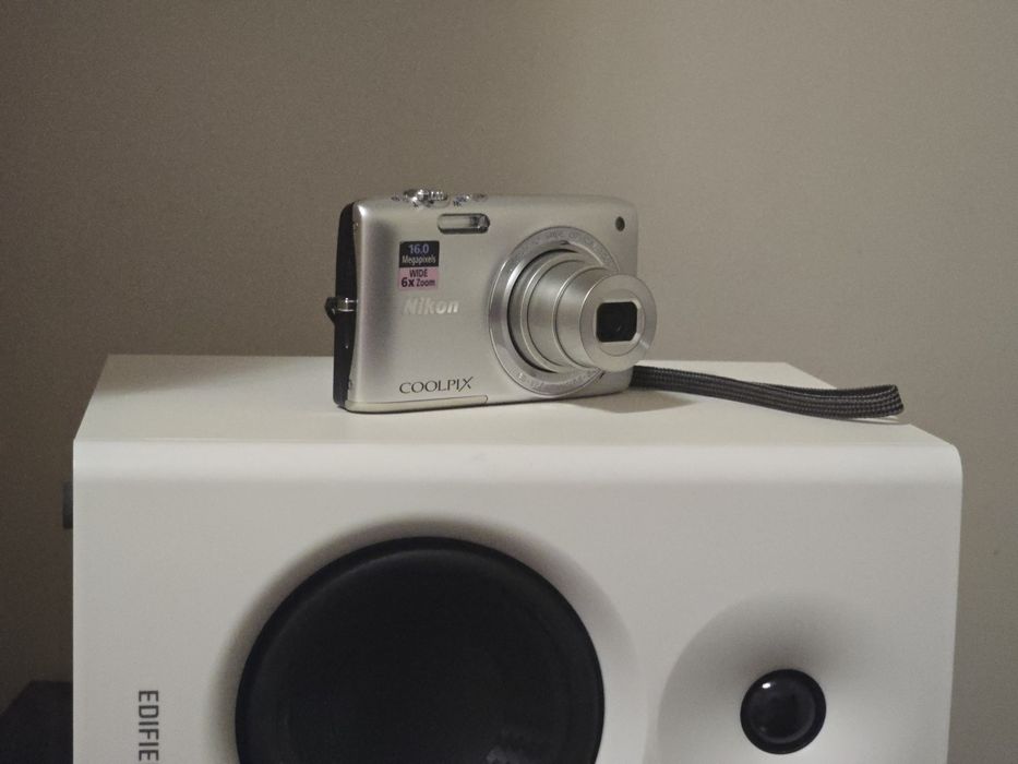 Nikon Coolpix s2700 16Mpx.
