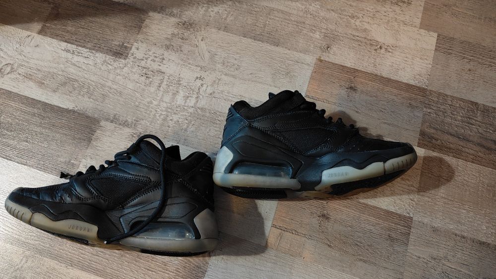 Adidași Jordan Nr 35,5