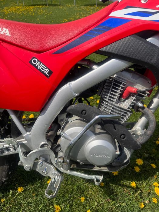Motocicleta 125 - Honda CRF BF