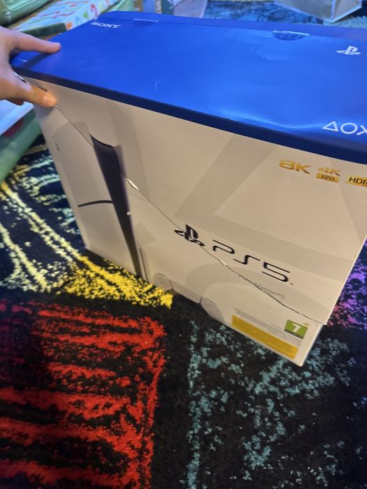 Playstation 5 slim 3 джойстика 6 игри акаунт в fortnite s 200000 вибъкс и скинове