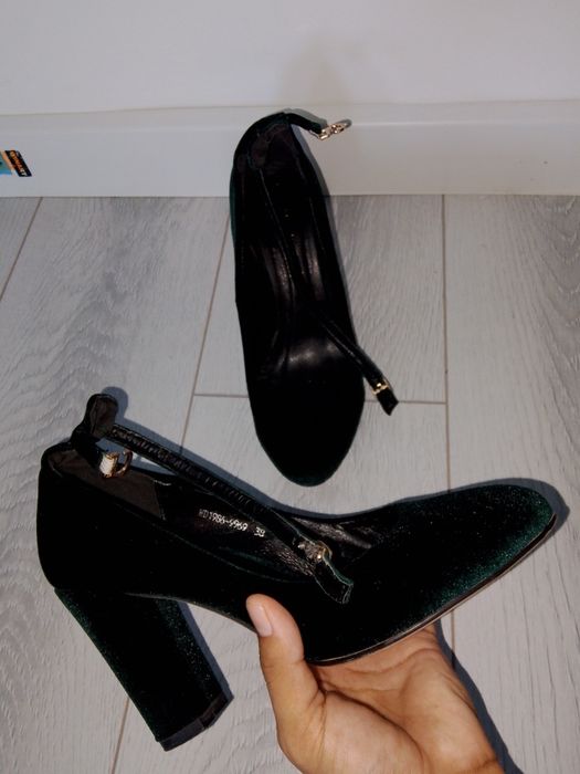 Туфли сатам каждый 5мыңнан.