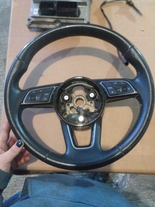 Volan cu comenzi si padele AUDIA4 B9