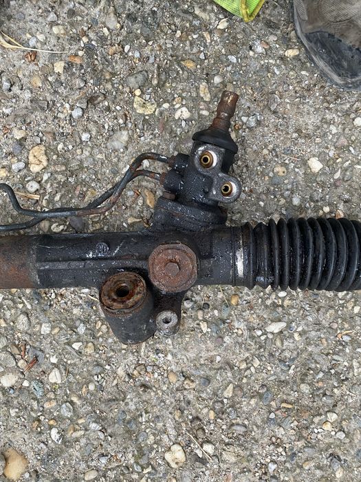 Кормилна рейка toyota hilux 2005-2012