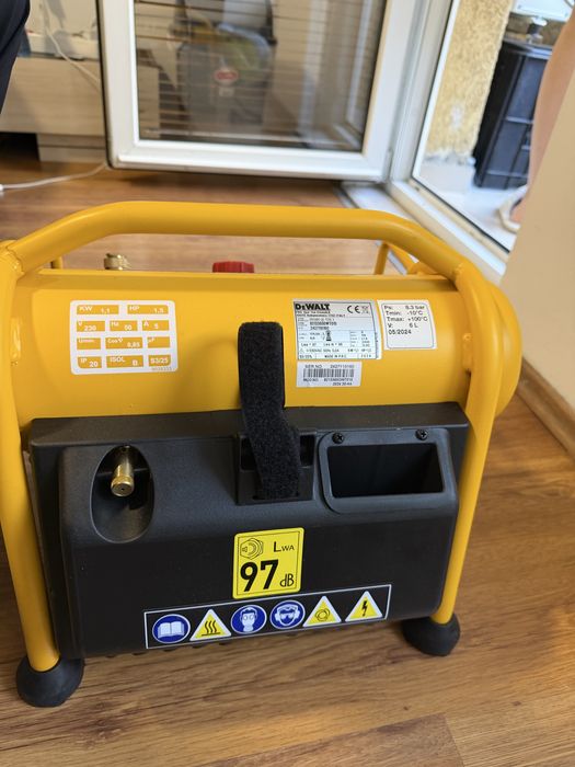 Компресор за въздух Dewalt