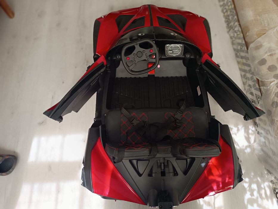 Детская машина на пульте управления и без него