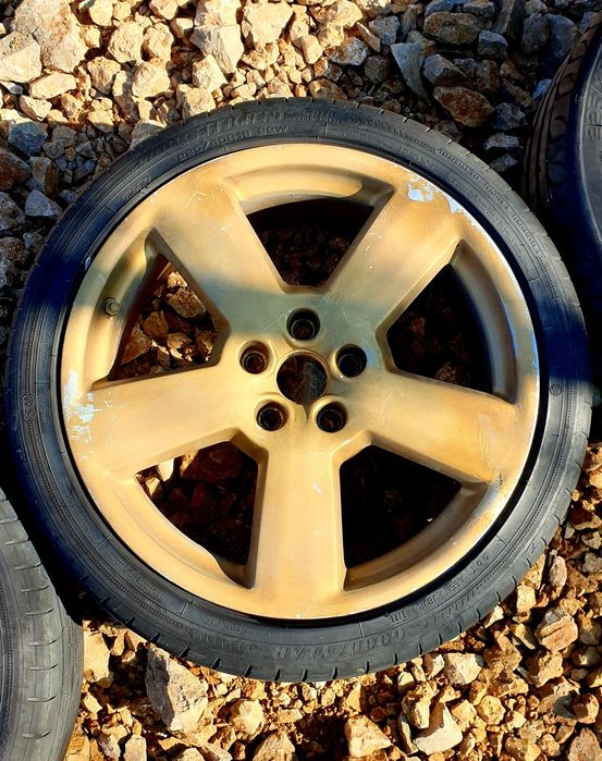 Genți cu tot cu cauciucuri vara 225 40Z R18