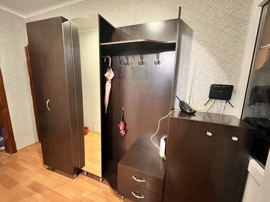 продам б/у прихожую