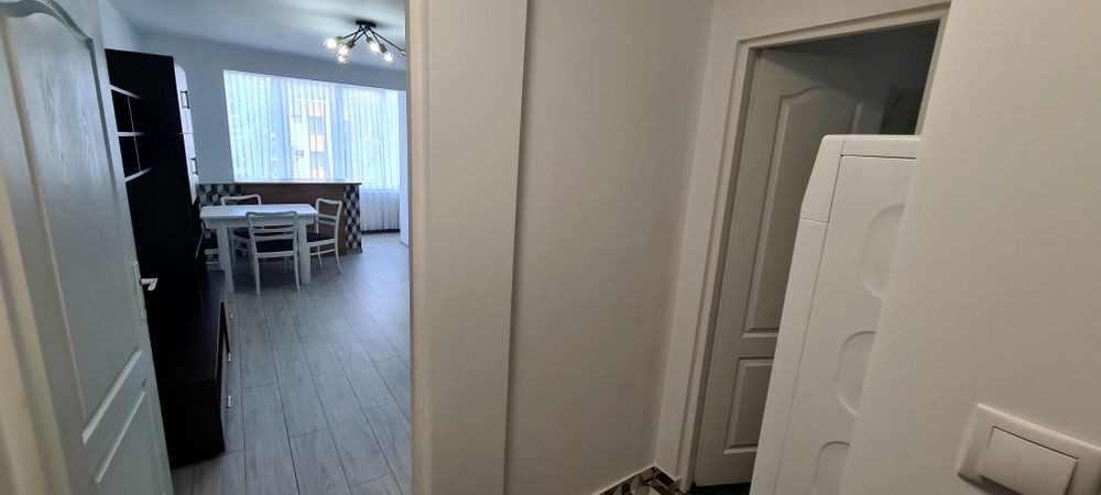 Închiriez apartament cu o camera ultracentral str. Regele Mihai(Bld București)
