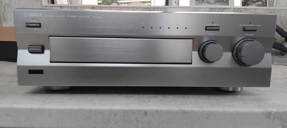 Yamaha AX-596 интегриран стерео усилвател с естествен звук