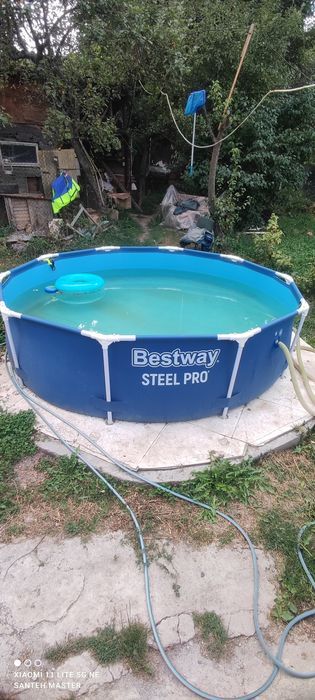 Продам бассейн Bestway. 305