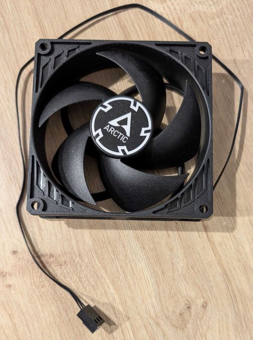Ventilatoare PC 92/120/140mm (Arctic/Fractal)