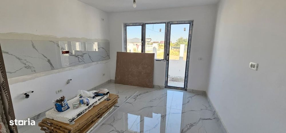 Vila tip duplex 4 camere,800 m de blv.,cartier linistit