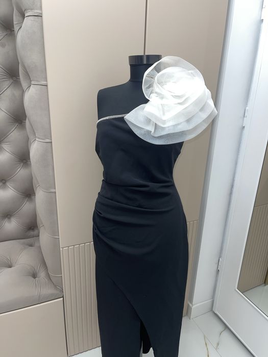 Rochie neagra marimea L