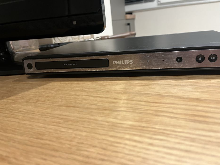 Телевизор и DVD Philips