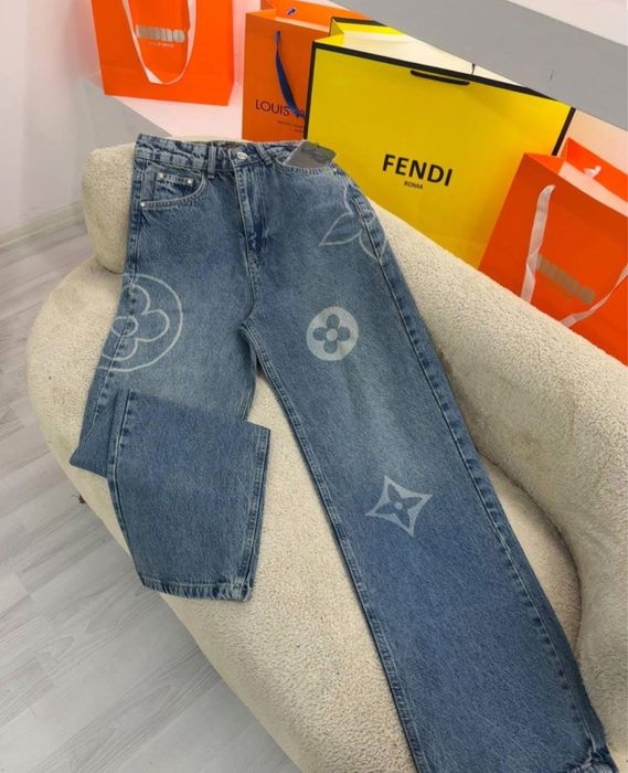 Актуални дамски дънки Chanel miu miu