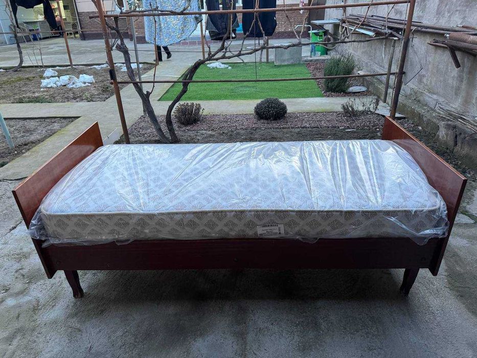 Односпальная кровать + матрас