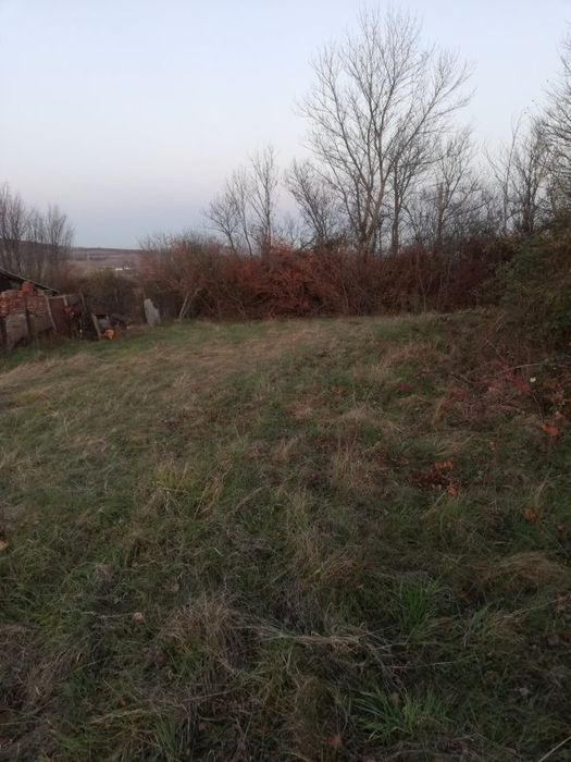 УПИ - 600 м2 в с. Селищен дол