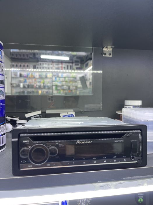 Piooner 2250 sotiladi ideal mafon hamma joyi iwlaydi usb disk aux fm b