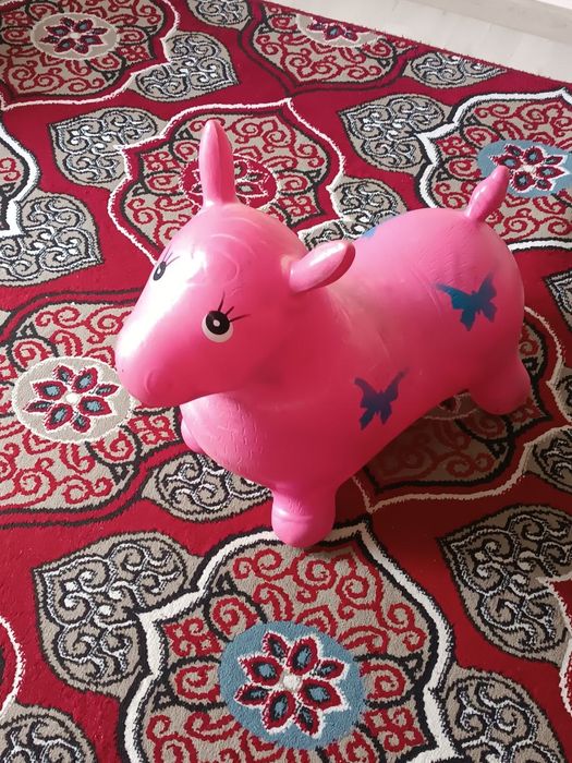 Уйинчок ешак сотилади.