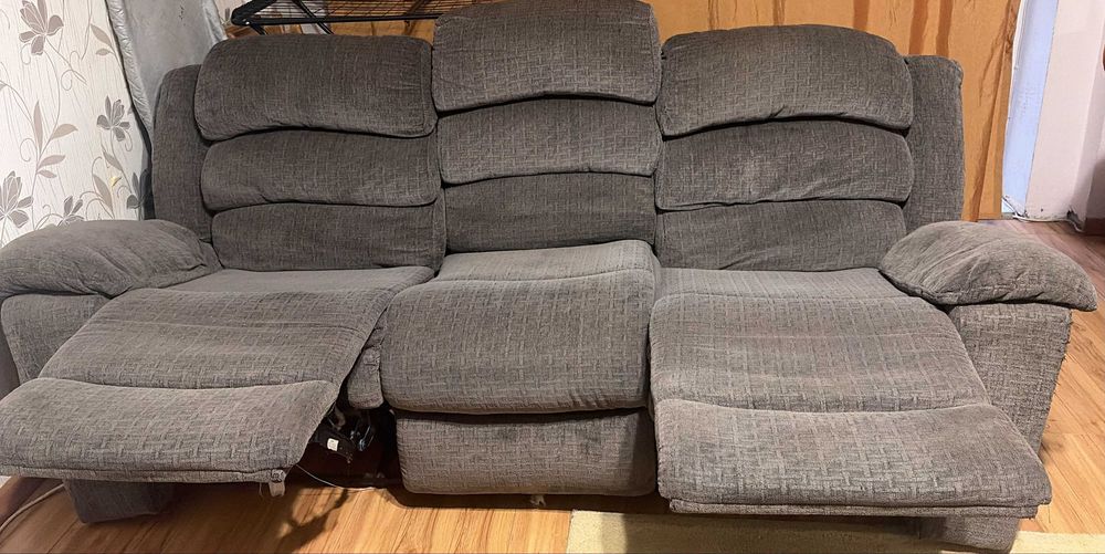 Vând canapea+fotoliu cu recliner Mobexpert
