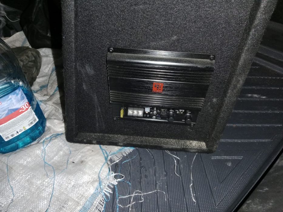 Продам сабвуфер в отличном состоянии