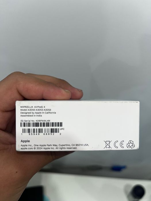 Продам AirPods 4