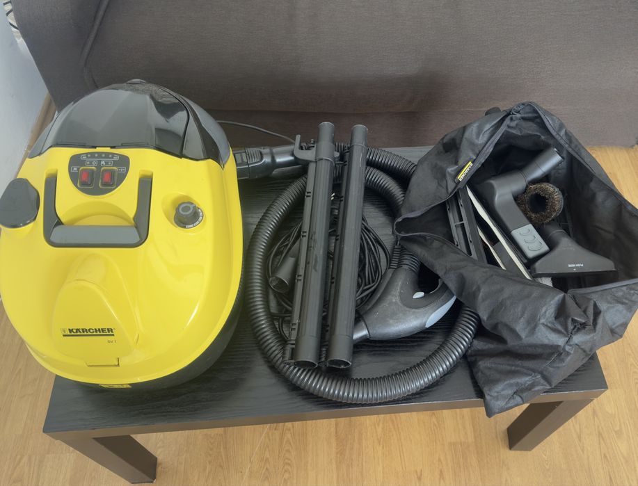Aspirator Kärcher SV7 - Aparat de curățat cu abur 2in 1