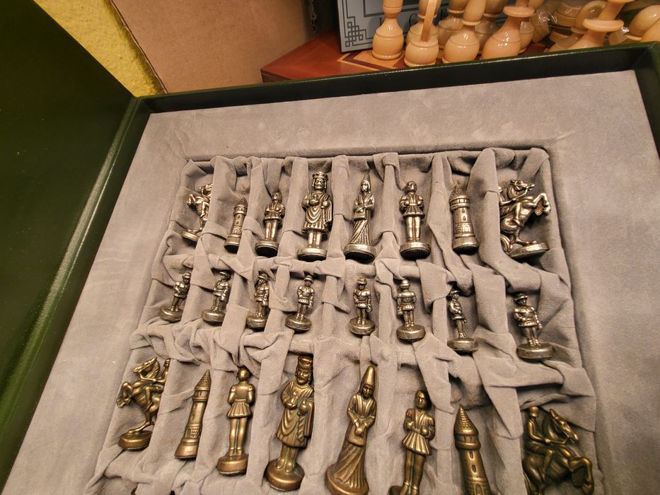 Промо Цена. НОВ!!! Продавам луксозен  шах .