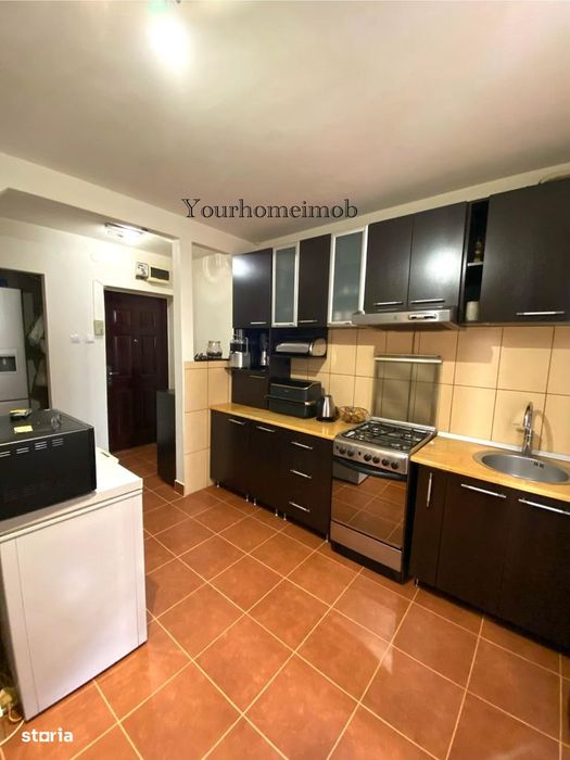 Apartament Piata Garii 3camere mobilat, utilat, cu centrala 2/4